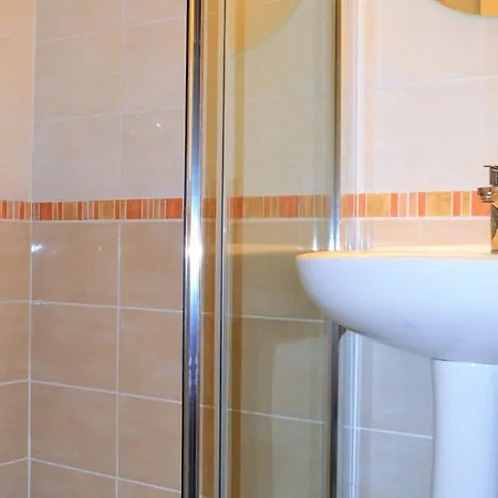 T4 Centre-ville Avec Balcon, Cuisine Equipee, Tv, Lave-vaisselle Et Lave-linge - Fr-1-593-21 * Les Angles (Pyrenees-Orientales)