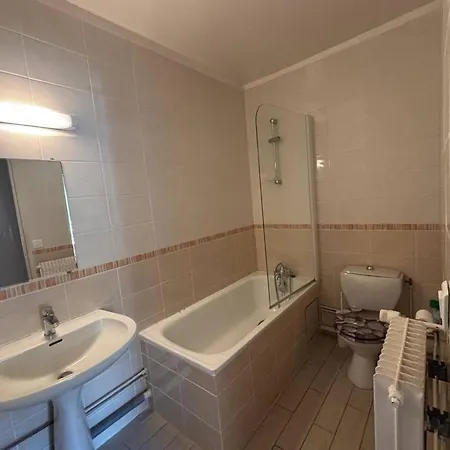 T4 Centre - 3 Chambres, Balcon Sud - Fr-1-593-21 Apartment Les Angles (Pyrenees-Orientales)