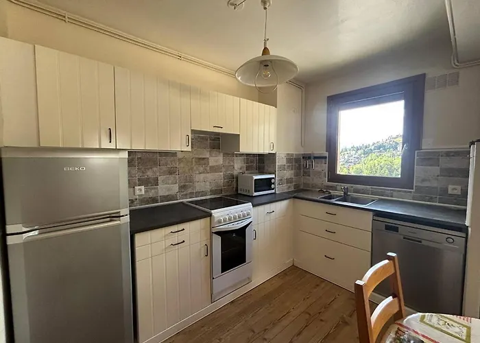 T4 Au Centre Avec Balcon Et 3 - Fr-1-593-21 Appartement Les Angles (Pyrenees-Orientales)