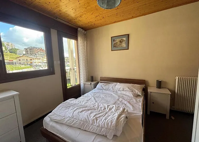 T4 Au Centre Avec Balcon Et 3 - Fr-1-593-21 Appartement